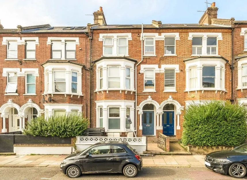 2 bed flat to rent, Tremadoc Road, Clapham, SW4