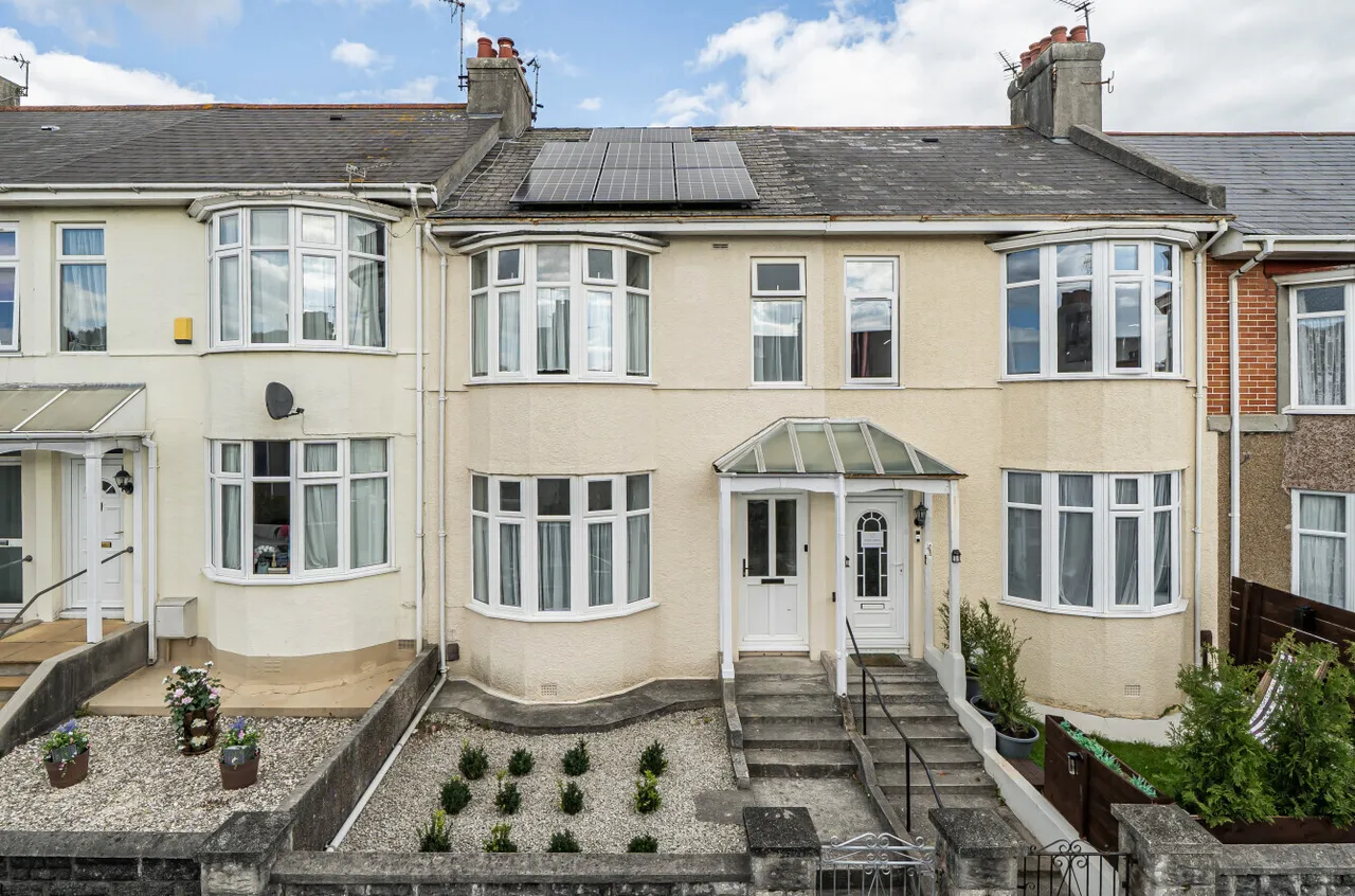 2 bed property for sale — Dale Gardens, Plymouth, Devon, PL4