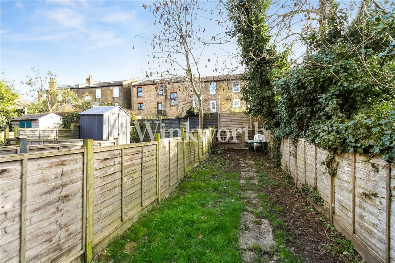 Sylvan Avenue, London, N22, photo 2