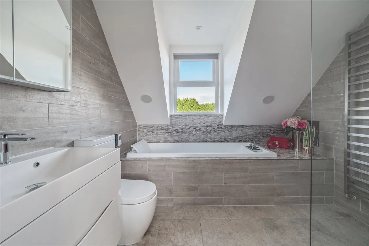 Ennerdale Close, Great Warford, SK9, photo 14
