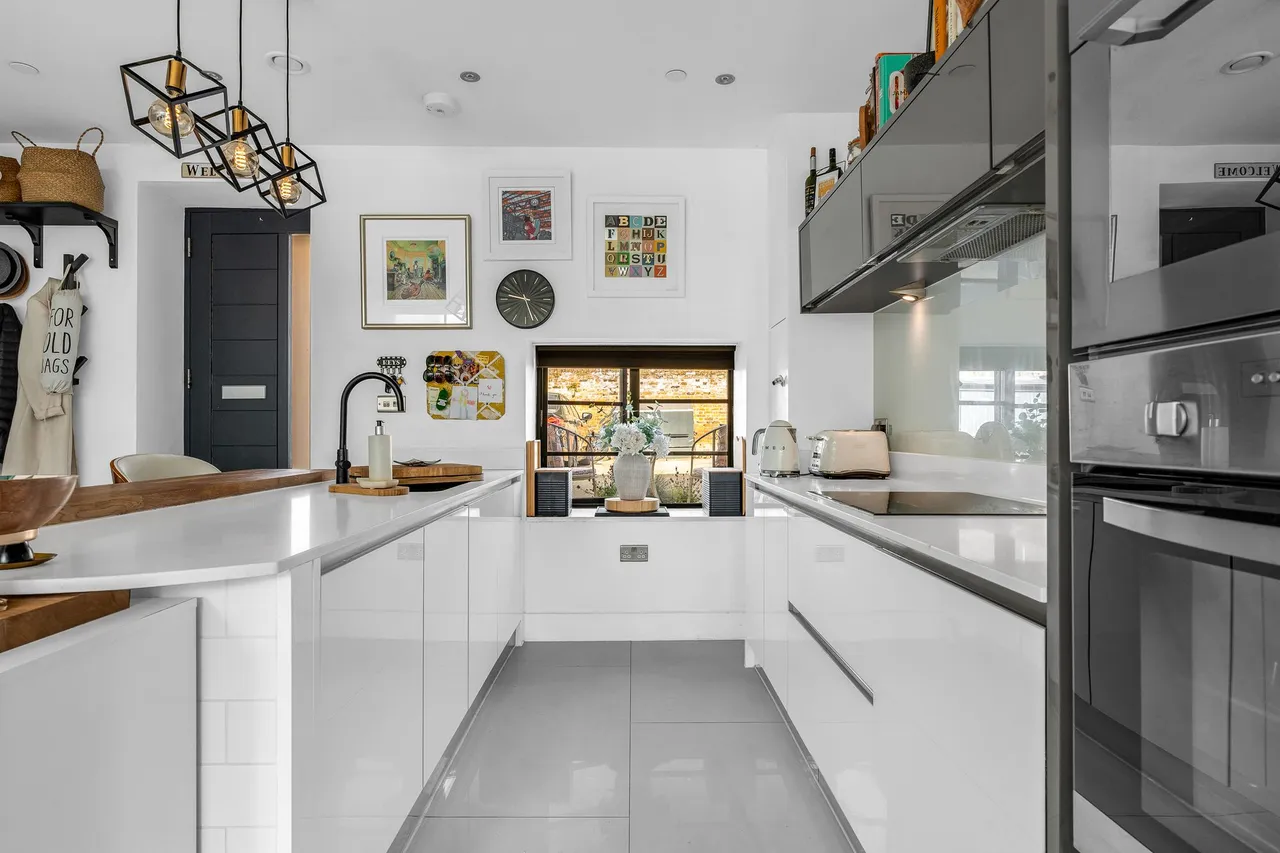 Malthouse Mews, Ware, SG12 9FA, photo 11