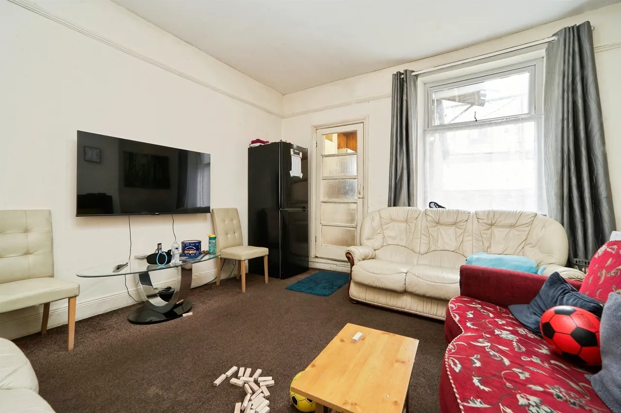 Athol Road, Bradford, photo 4