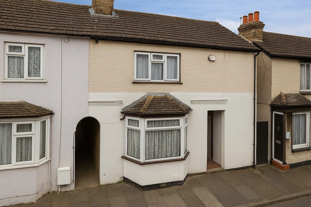 3 bed house for sale — Hythe Road, Sittingbourne