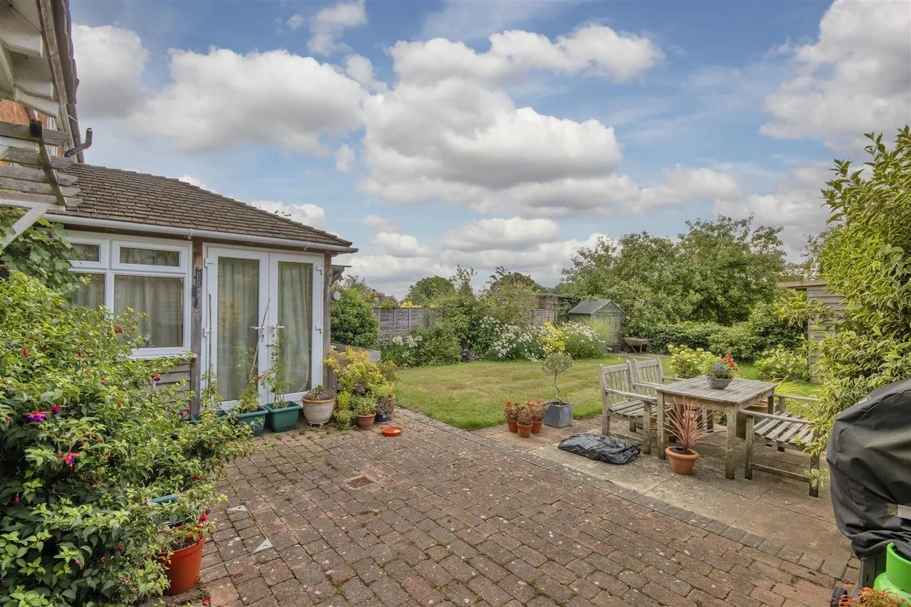 Ashes Lane, Hadlow, photo 13