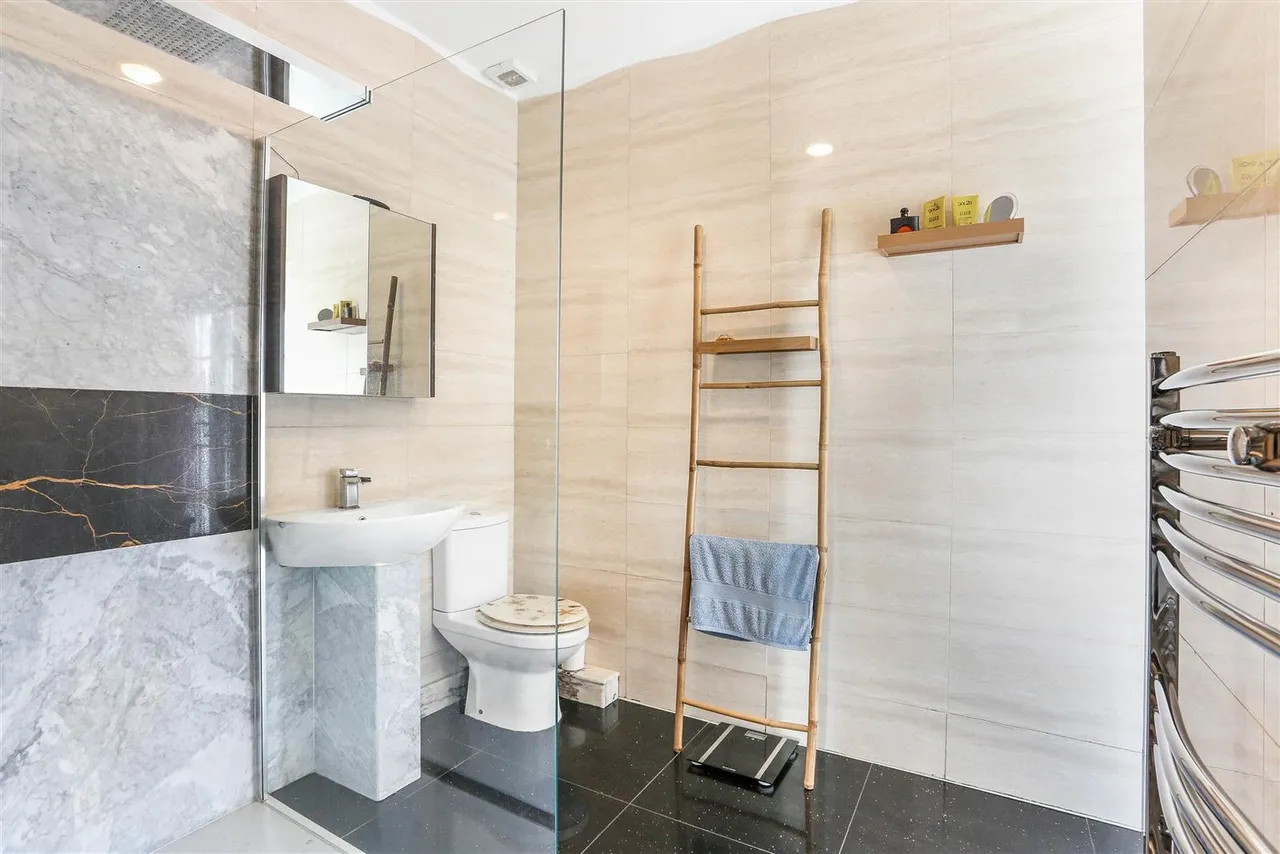 West Street, Carshalton, SM5 2PT, photo 12