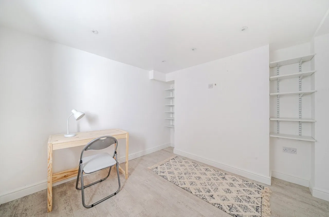 Drummond Road, Guildford, GU1, photo 15