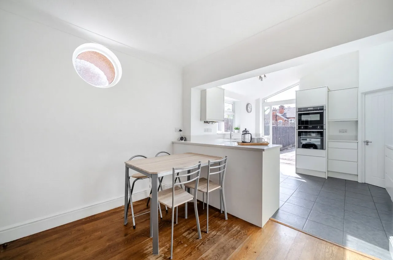 Drummond Road, Guildford, GU1, photo 6