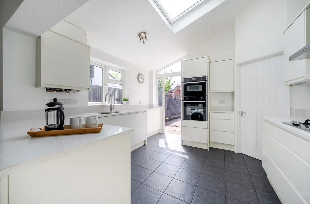 Drummond Road, Guildford, GU1, photo 3