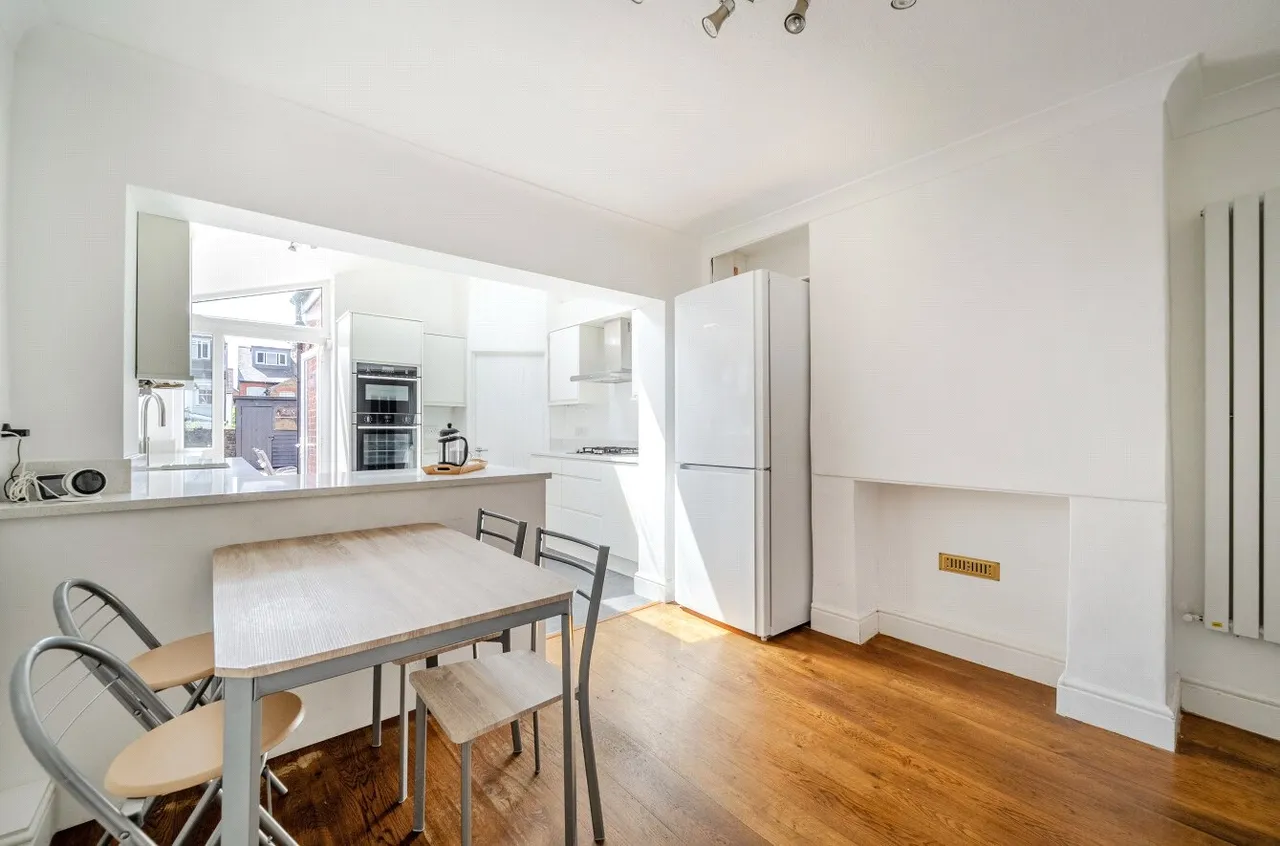 Drummond Road, Guildford, GU1, photo 17