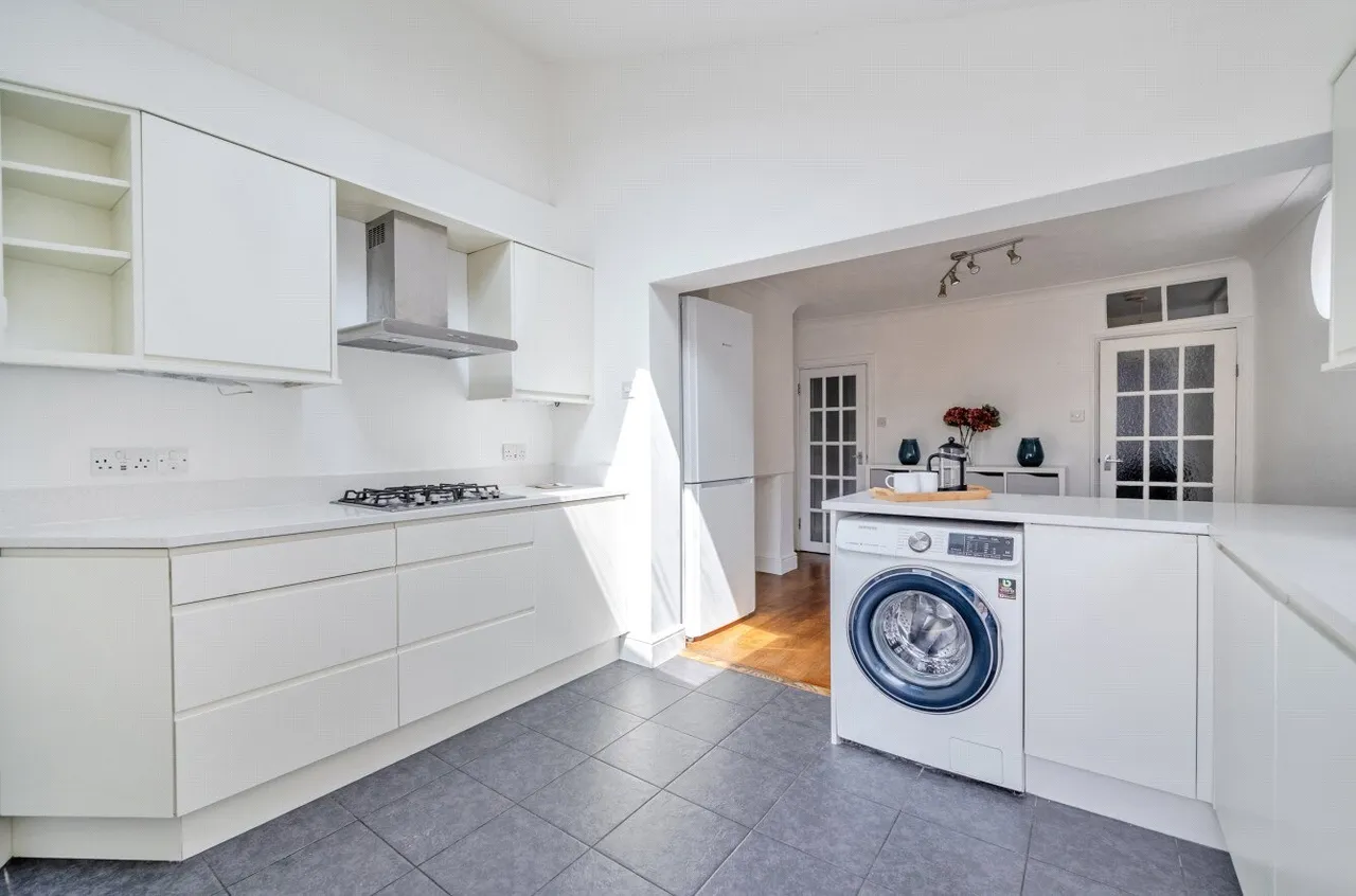 Drummond Road, Guildford, GU1, photo 19
