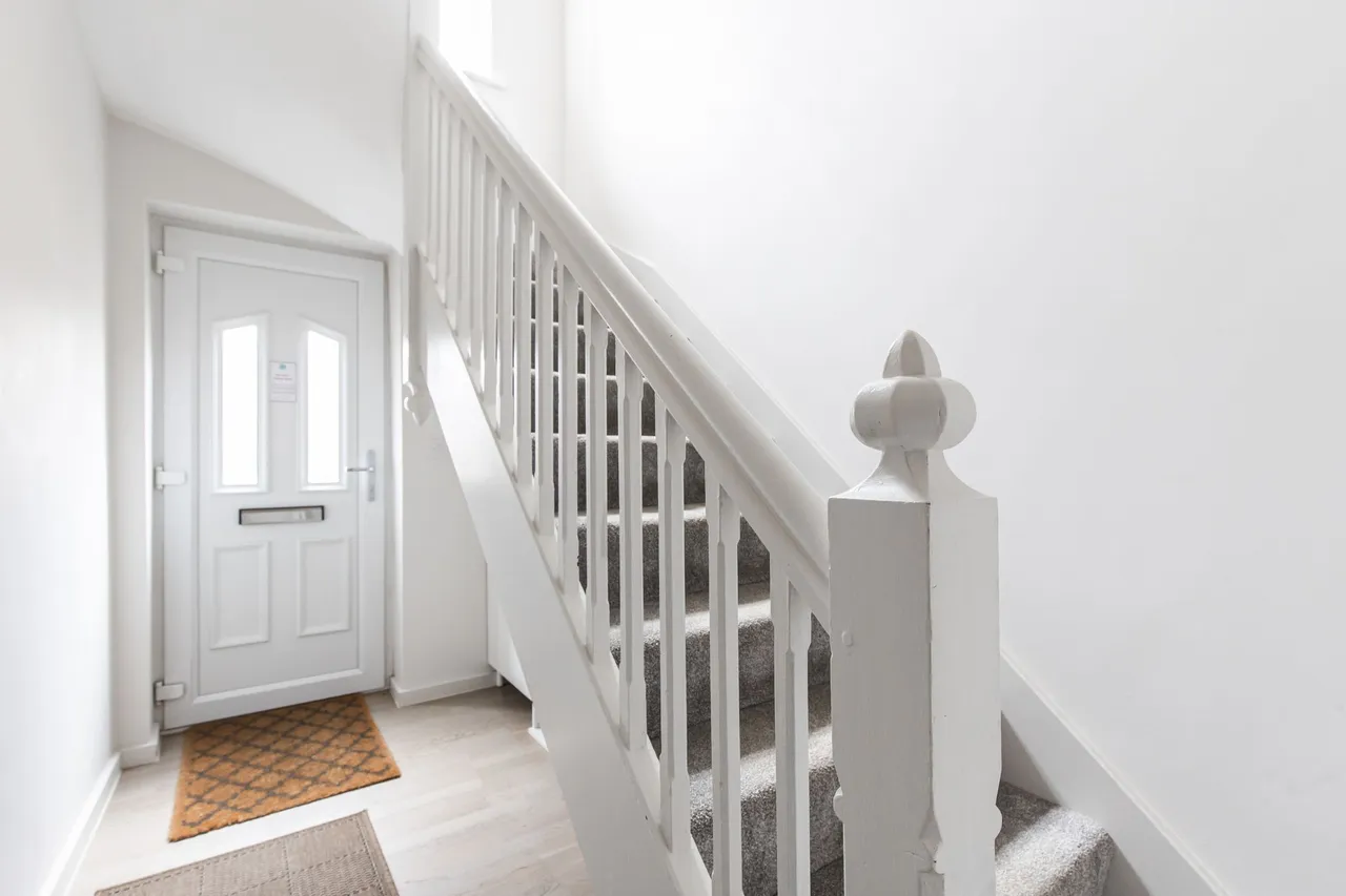 Smart One-Bedroom Apartment in Hunsta, photo 8