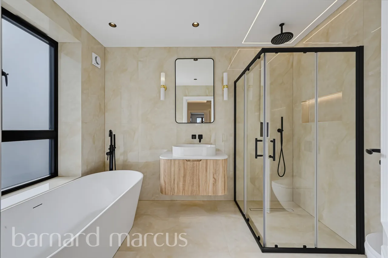 Winston Close, London, SW20, photo 6