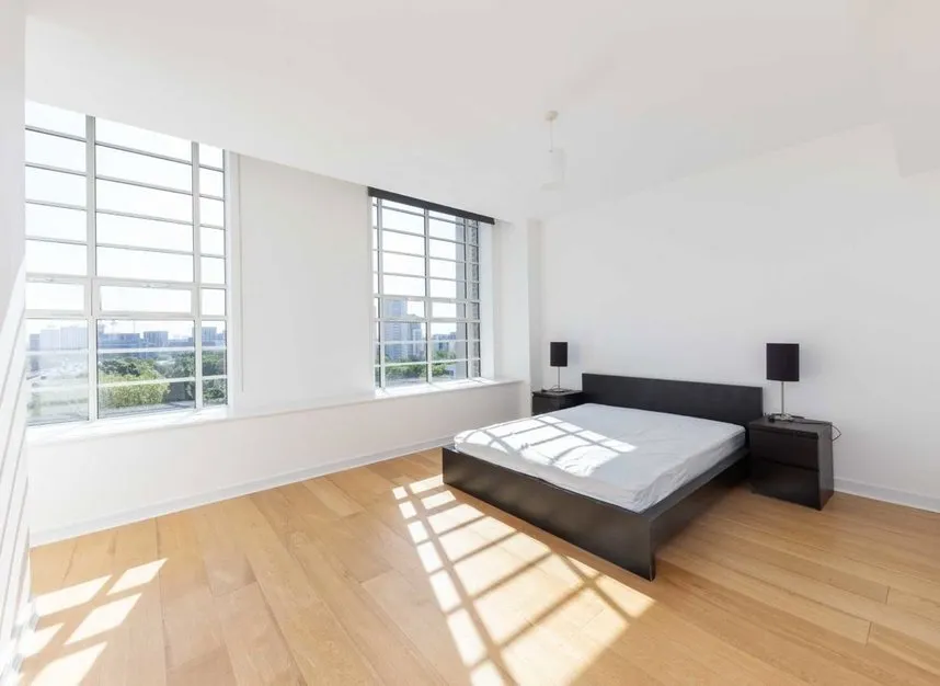 Great West Road, Brentford, TW8, photo 4