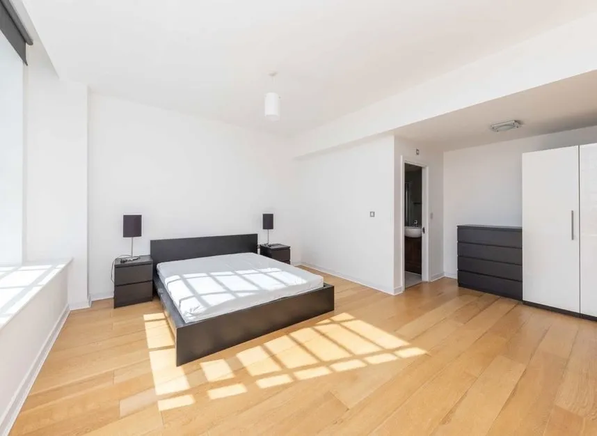 Great West Road, Brentford, TW8, photo 5