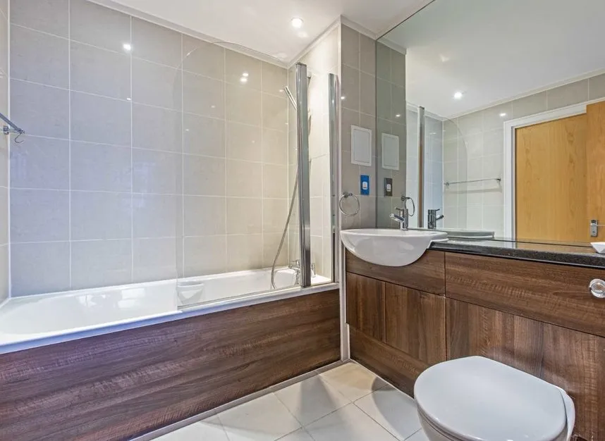 Great West Road, Brentford, TW8, photo 7