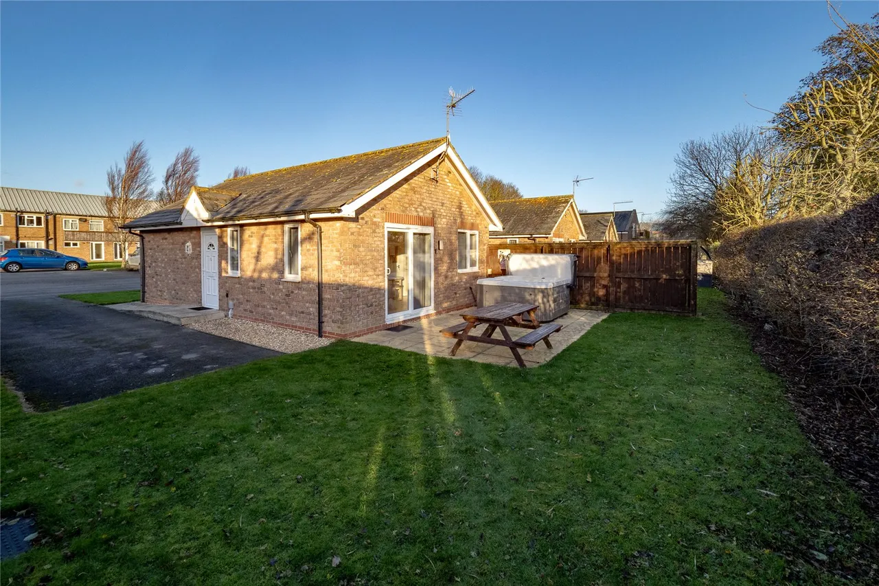 Carnaby Covert Lane, Carnaby, Bridlington, East Yorkshire, YO15 3QA, photo 9