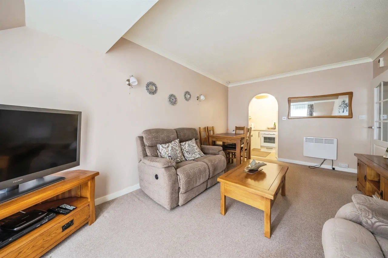 Sutton Road, Seaford, BN25, photo 4