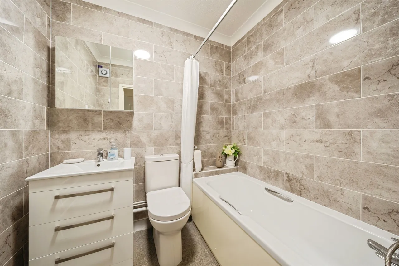 Sutton Road, Seaford, BN25, photo 10