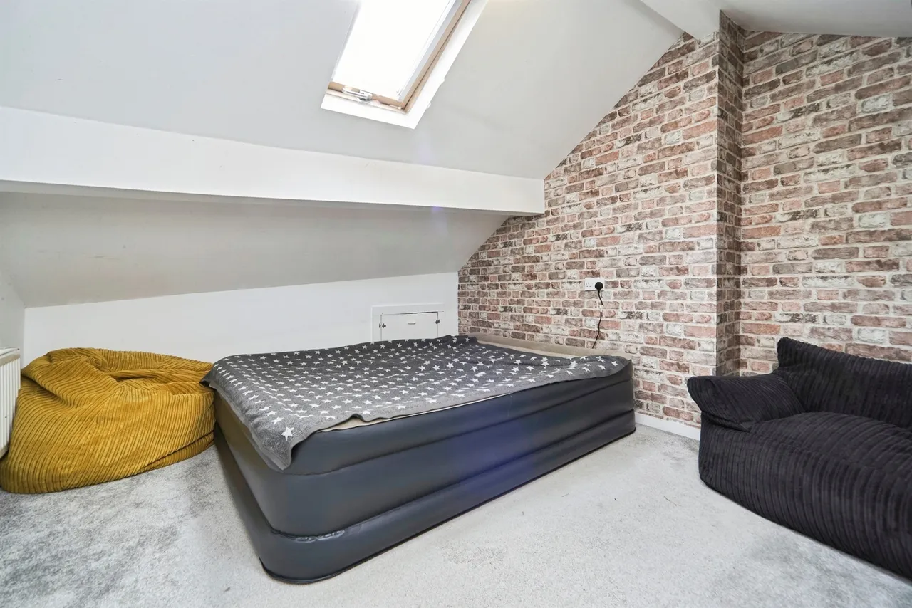 Elder Bank, Cullingworth, BD13, photo 17