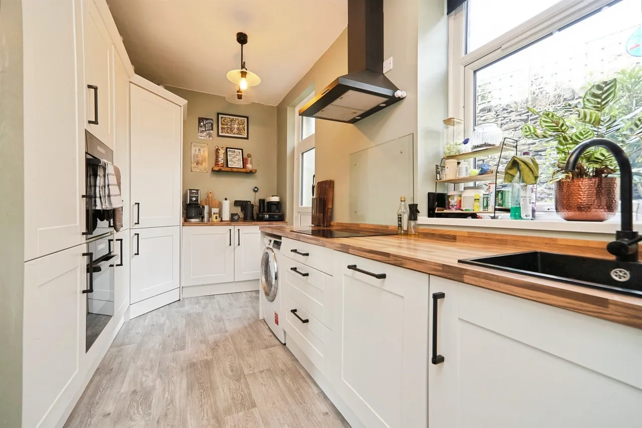 Elder Bank, Cullingworth, BD13, photo 2