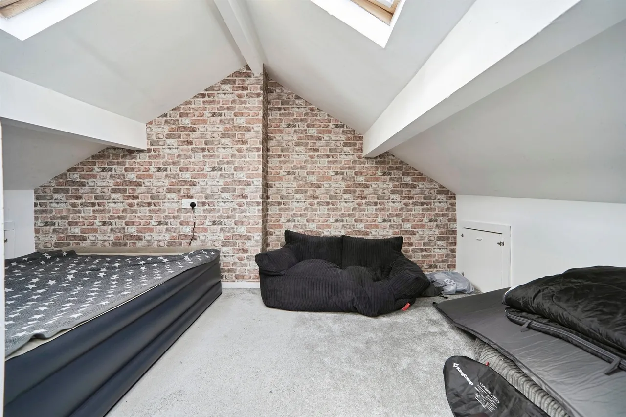 Elder Bank, Cullingworth, BD13, photo 16