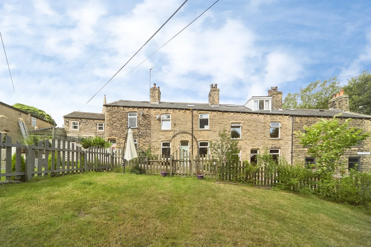Elder Bank, Cullingworth, BD13, photo 18