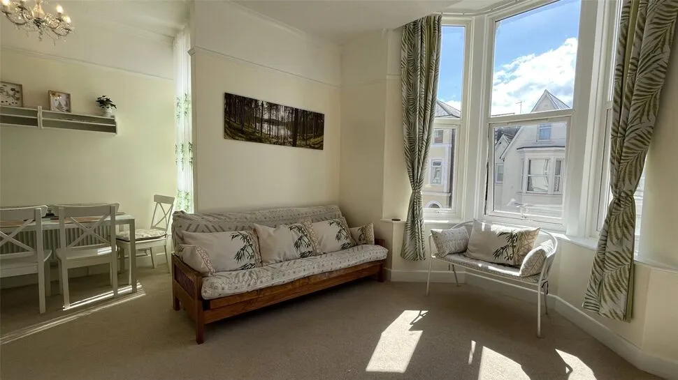 2 bed flat to rent — Shaftesbury Road, Southsea, Hampshire, PO5