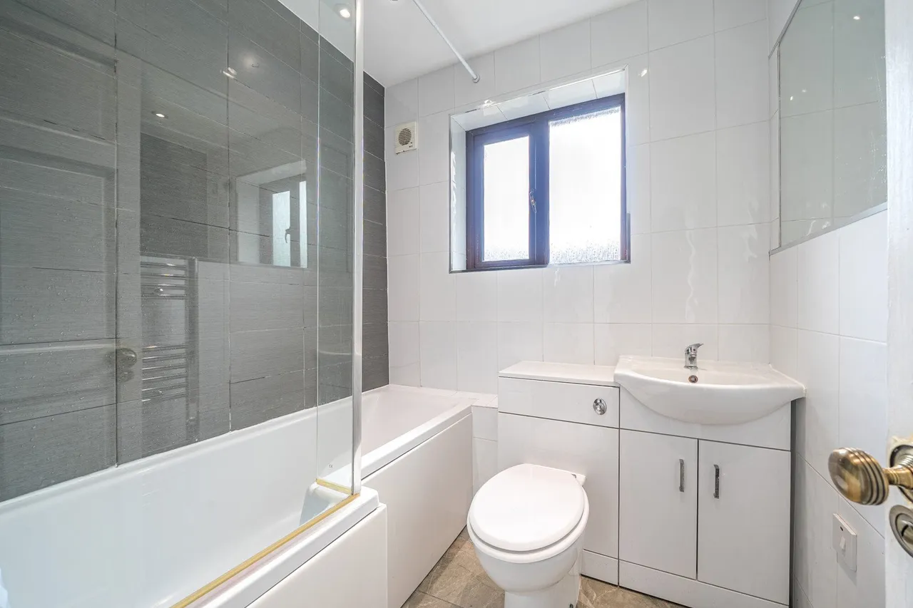 Bosbury Road, SE6, photo 11