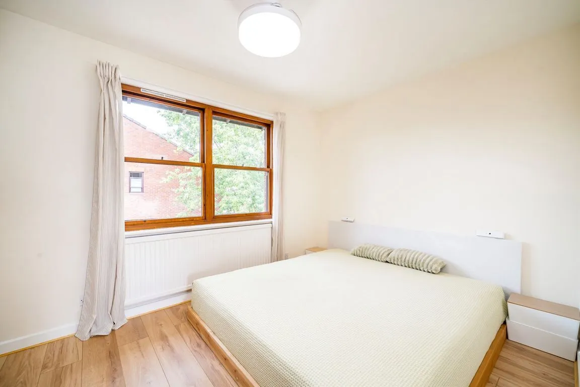Holley Road, W3, photo 5