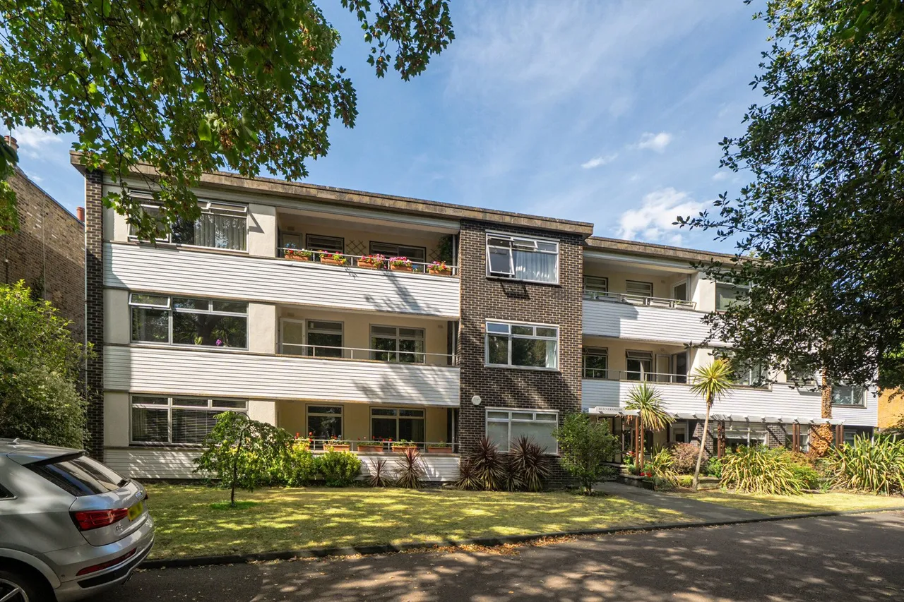 3 bed flat for sale — Blackheath Park, SE3