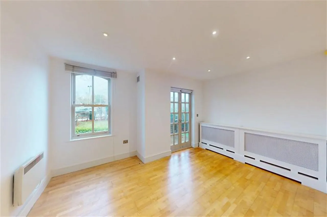 Station Road, Loughton, IG10, photo 2
