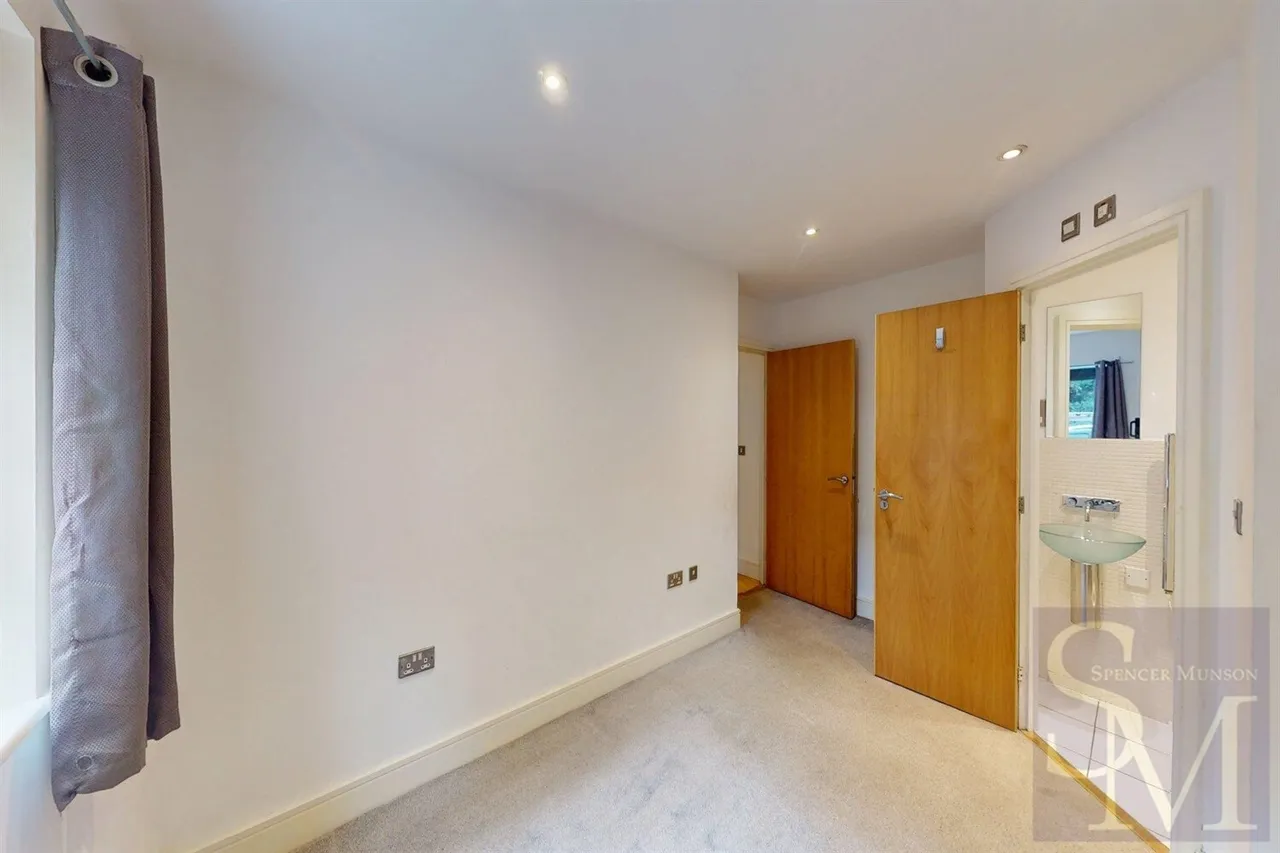 Station Road, Loughton, IG10, photo 11
