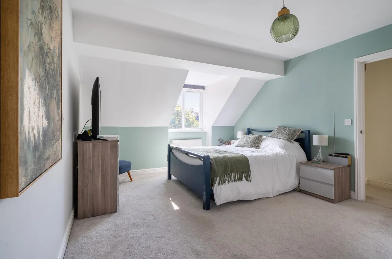 Caspian Close, Fishbourne, PO18, photo 18