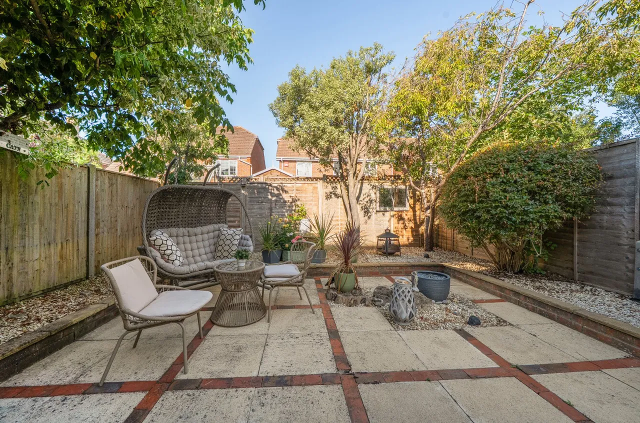 Caspian Close, Fishbourne, PO18, photo 7