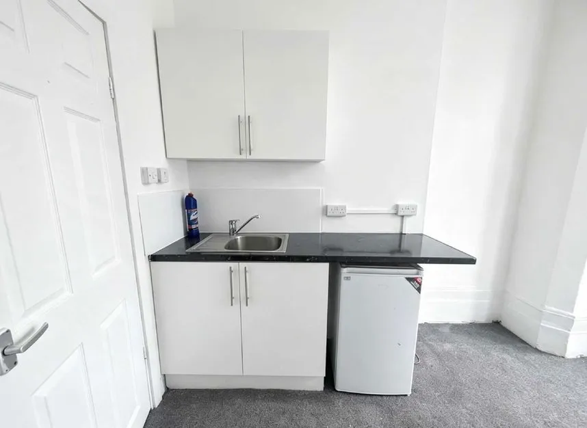 Sunningfields Road, Hendon, NW4, photo 3
