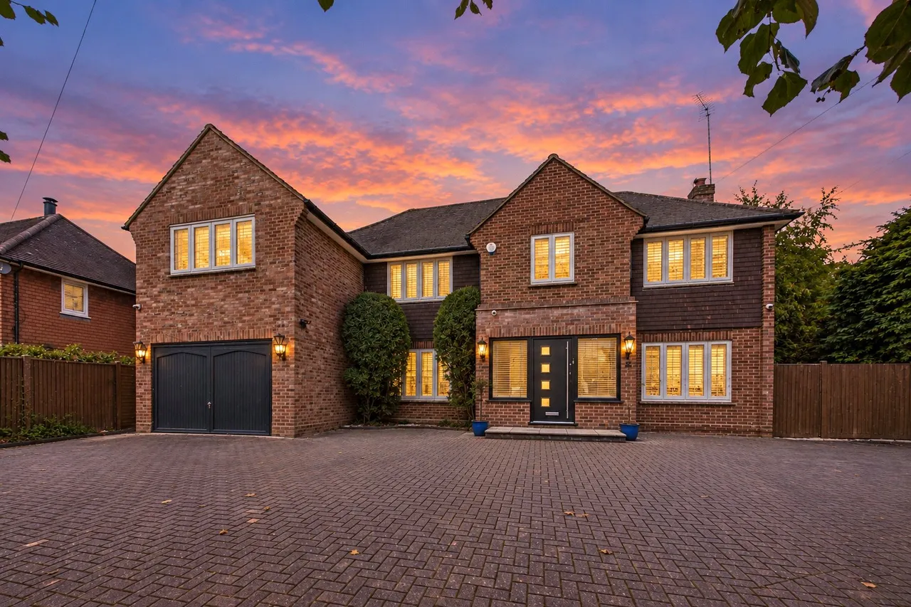 5 bed house for sale, Parkway, Camberley, GU15