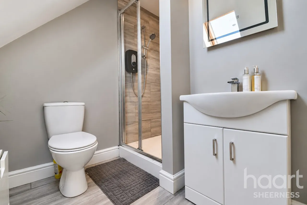 Scarborough Drive, Sheerness, ME12, photo 12