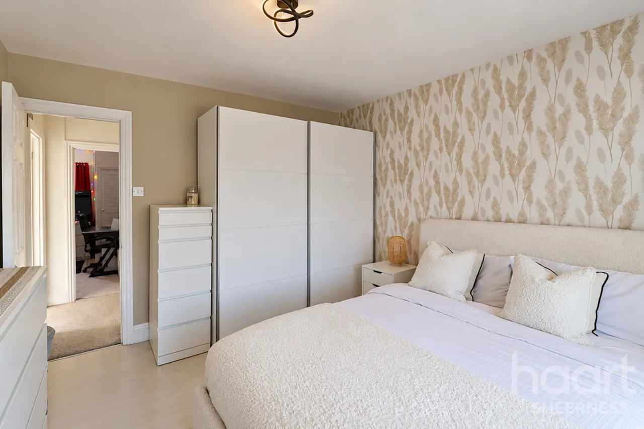 Scarborough Drive, Sheerness, ME12, photo 10