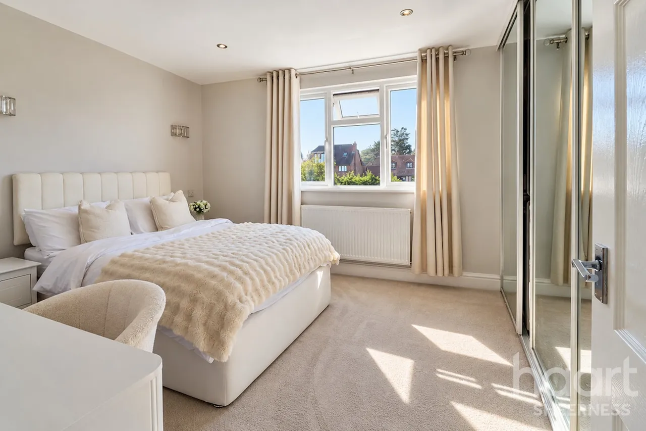 Scarborough Drive, Sheerness, ME12, photo 13