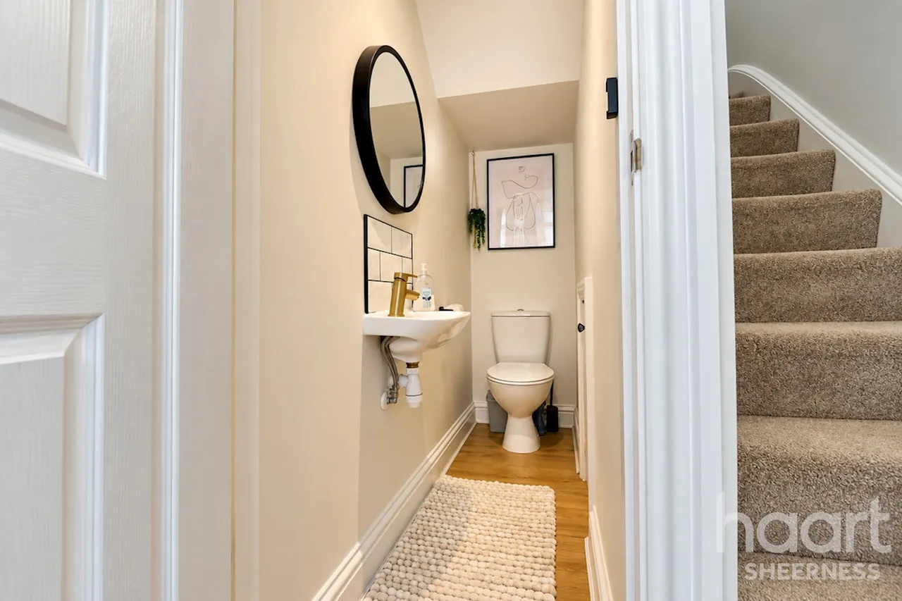 Scarborough Drive, Sheerness, ME12, photo 5