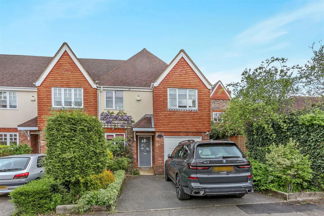 4 bed house for sale, Jubilee Road, Cheam, SM3
