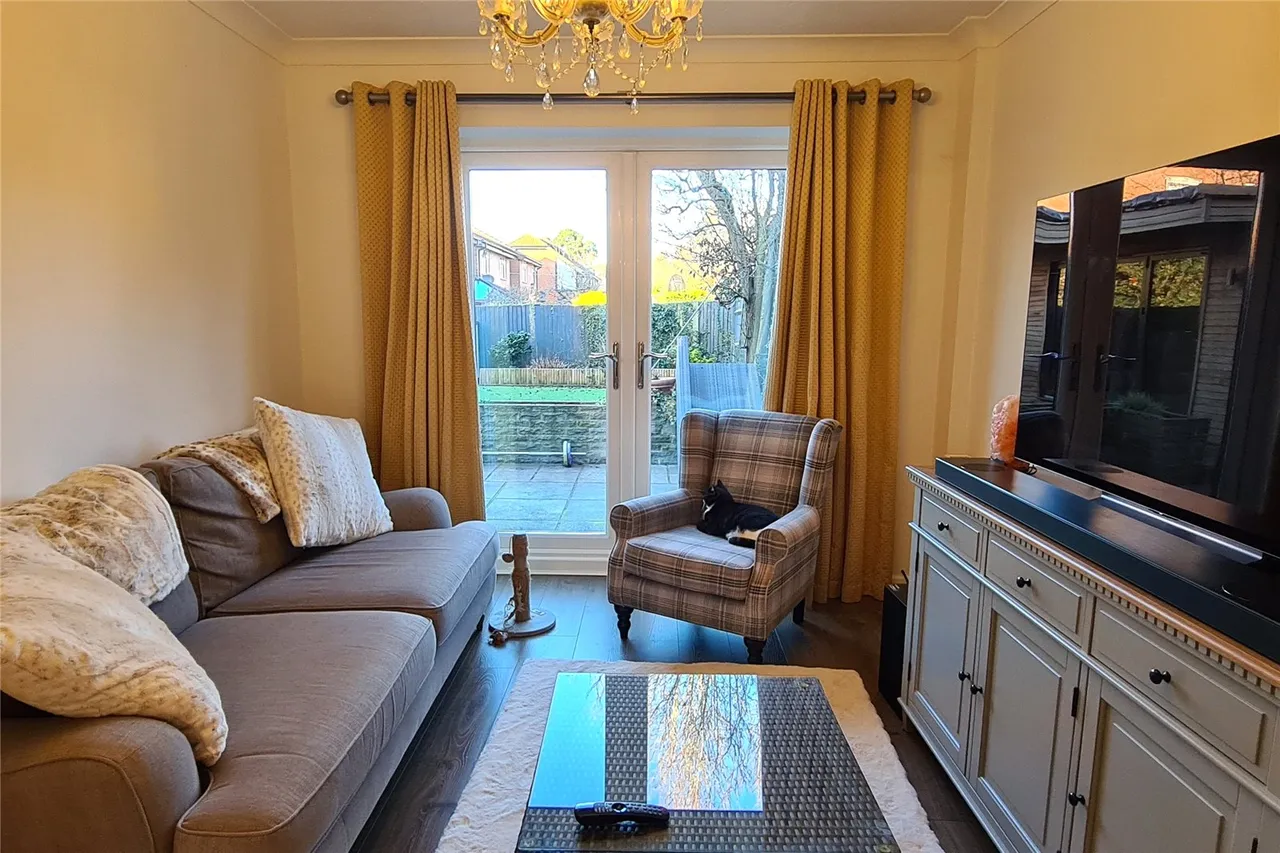 Cheylesmore Drive, Frimley, Camberley, Surrey, GU16 9BN, photo 3
