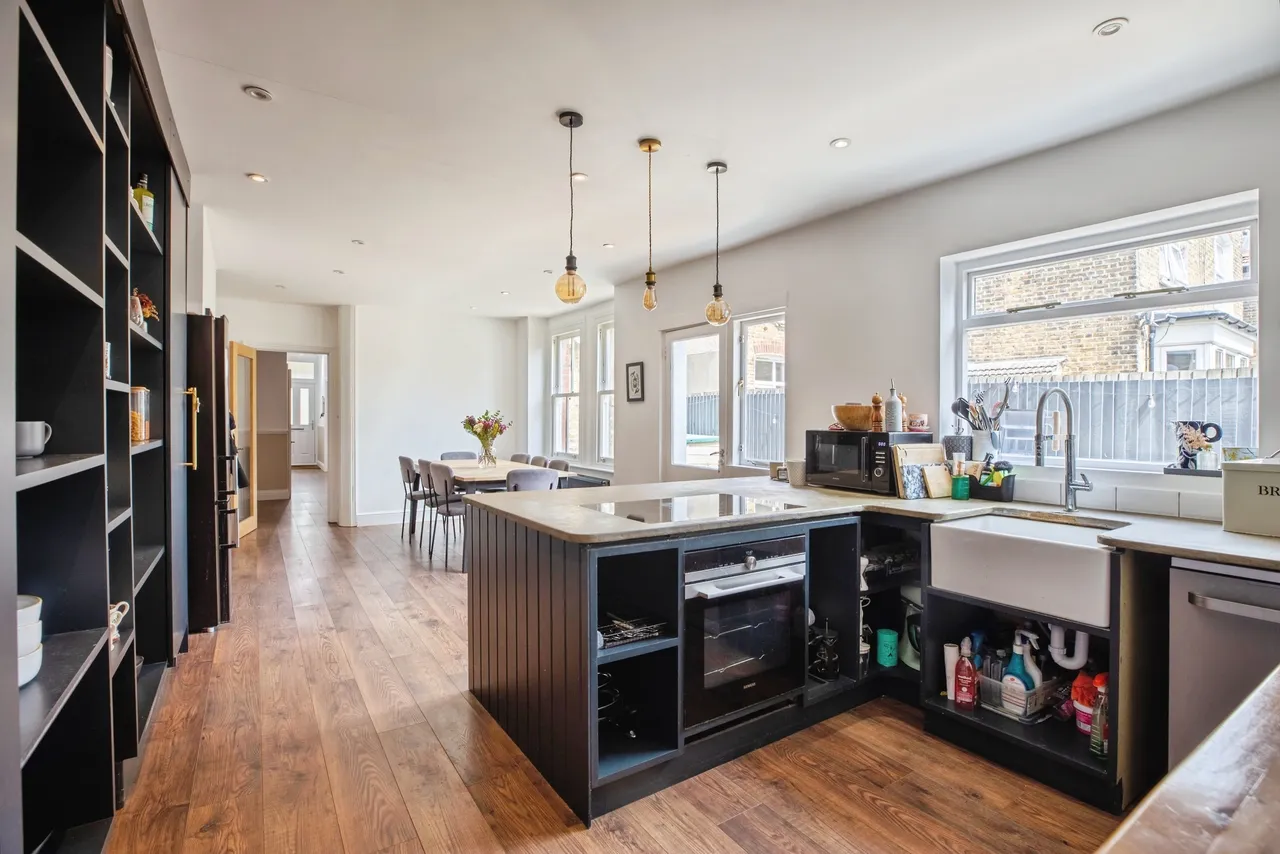 Weir Road, Balham, SW12, photo 2