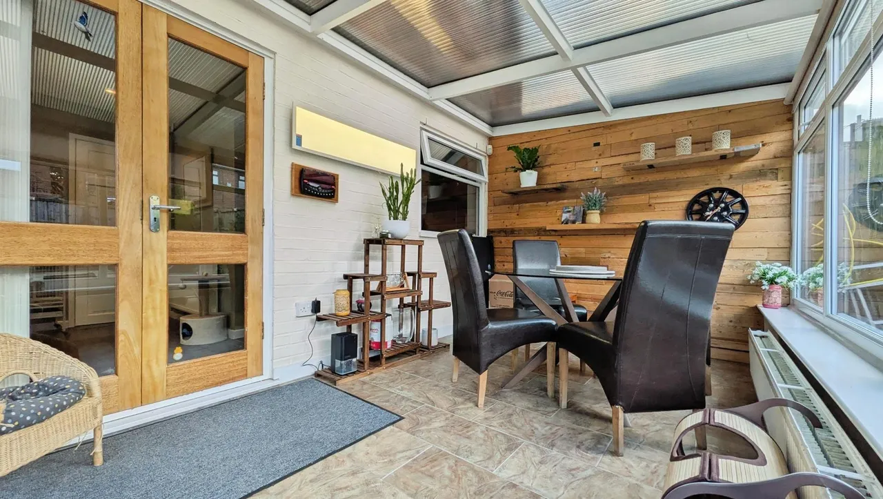 Esther Street, Greenacres, OL4, photo 17