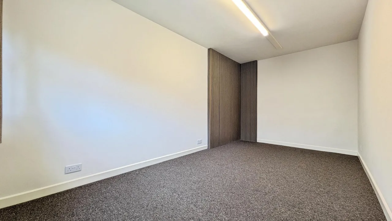 Esther Street, Greenacres, OL4, photo 6