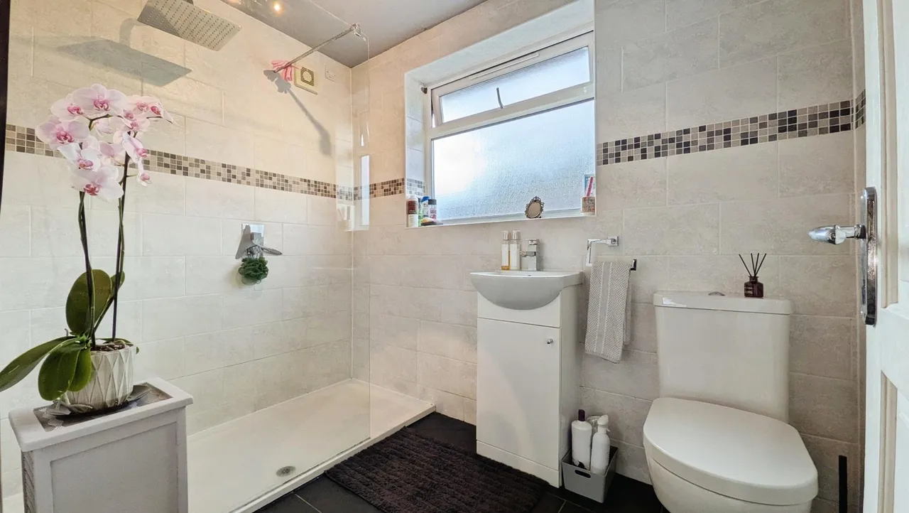 Esther Street, Greenacres, OL4, photo 23