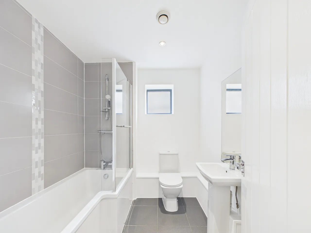Apartment 8, The Clarence Clarence Parade, Cheltenham, GL50 3NY, photo 4