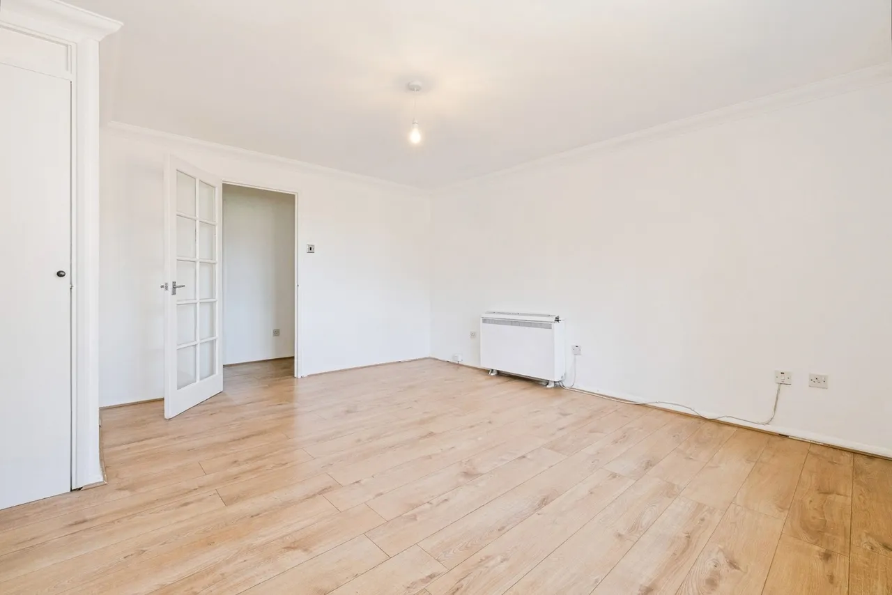 Latimer Drive, Hornchurch, RM12, photo 19