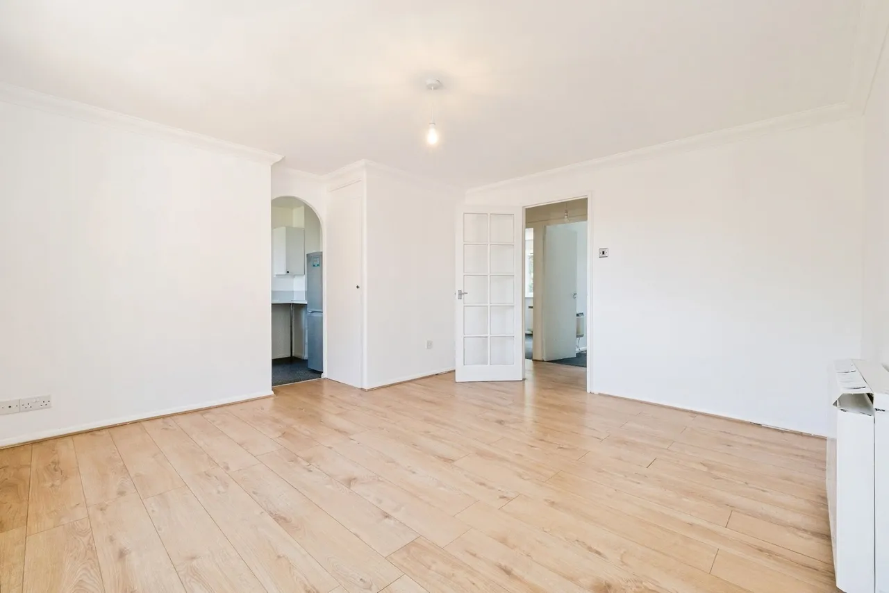 Latimer Drive, Hornchurch, RM12, photo 7