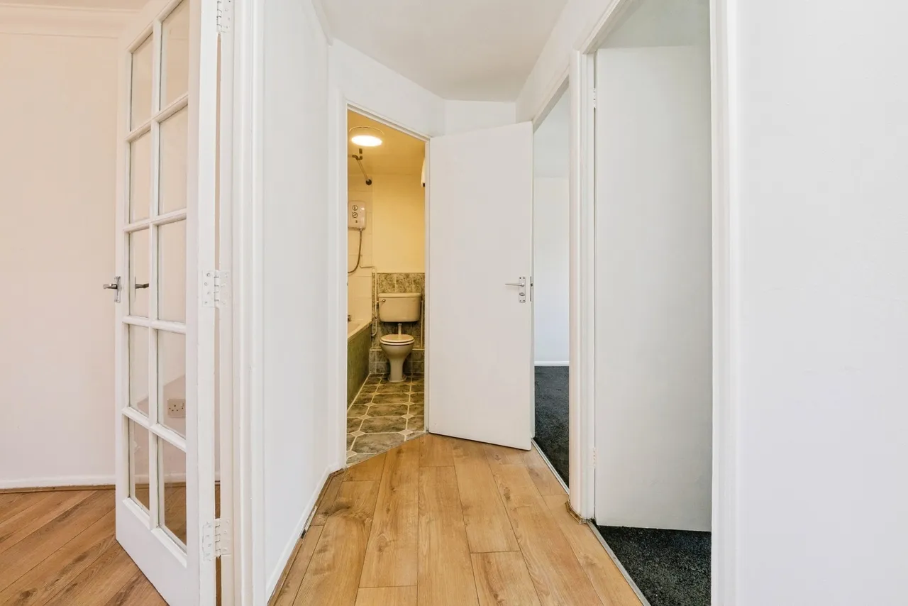 Latimer Drive, Hornchurch, RM12, photo 16